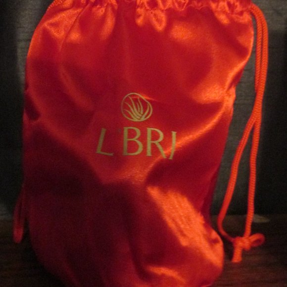 L'BRI Valentine Pamper Pack Body Scrub, Body Wash, Clay Masque free shpg - Picture 3 of 10